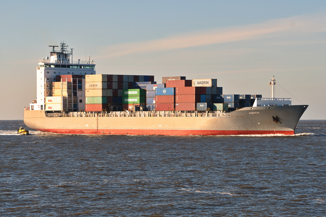 JUDITH , Feederschiff , IMO 9359260 , Baujahr 2008 , 170 x 25 m , 1440 TEU , 28.05.2026 , Cuxhaven- Alte Liebe