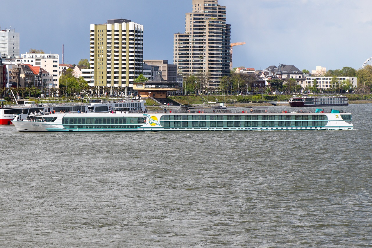 KFGS Alena am 21.04.2024 auf dem Rhein in Köln 