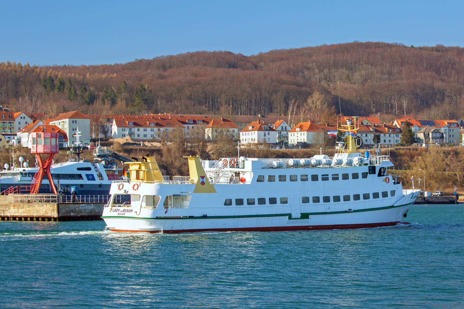 LADY von BÜSUM z.Z. im Einsatz in Sassnitz mit Fahrten zu den Kreidefelsen sowie Fahrten von und nach Binz. - 06.04.2023
