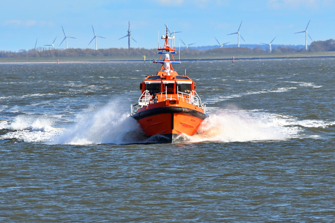 MEDEM , Lotsenboot , IMO 9922342 , Baujahr 1971 , 17 x 6 m ,  Cuxhaven - Alte Liebe , 07.04.2025 ,