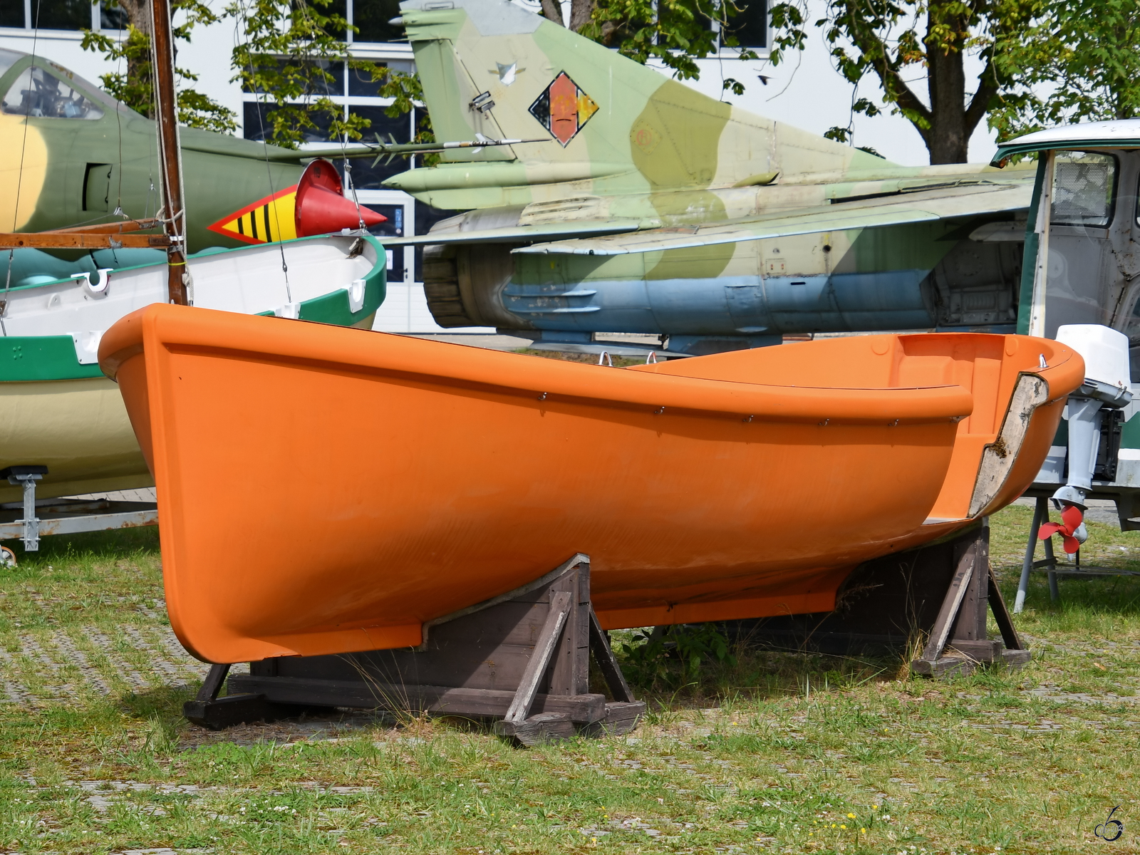 Mitte August 2023 war im Luftfahrttechnischen Museum Rechlin dieses Rettungsboot zu sehen.