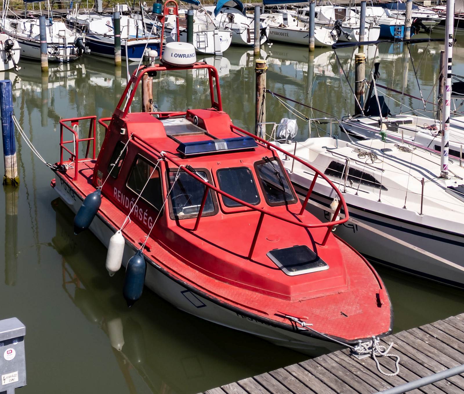 Motorboot der ungarischen Polizei am Plattensee (Balaton). Foto: 08.2022.