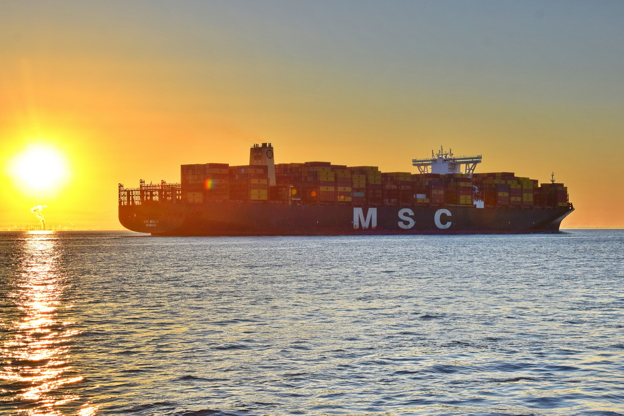 MSC MIRJA , Containerschiff , IMO 9762338 , Baujahr 2016 , 398.49 x 59.01 m , 194308 TEU , 07.04.2025 , Cuxhaven - Alte Liebe , 