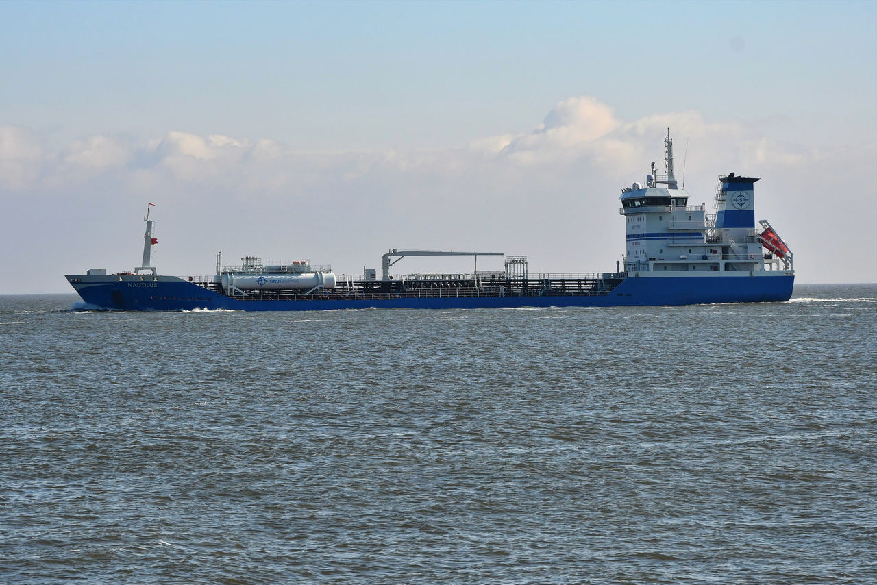 NAUTILUS , Tanker , IMO 9377183 , Baujahr 2006 , 120 x 17 m , 14.04.2026 , Alte Liebe Cuxhaven