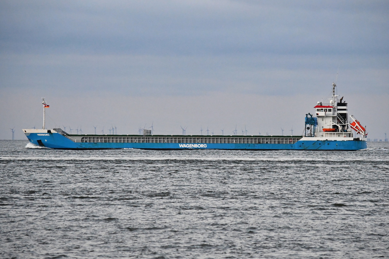NEERBORG , General Cargo , IMO 9357509 , Baujahr 2007 , 110 x 14 m ,  Cuxhaven - Alte Liebe , 07.04.2025 ,