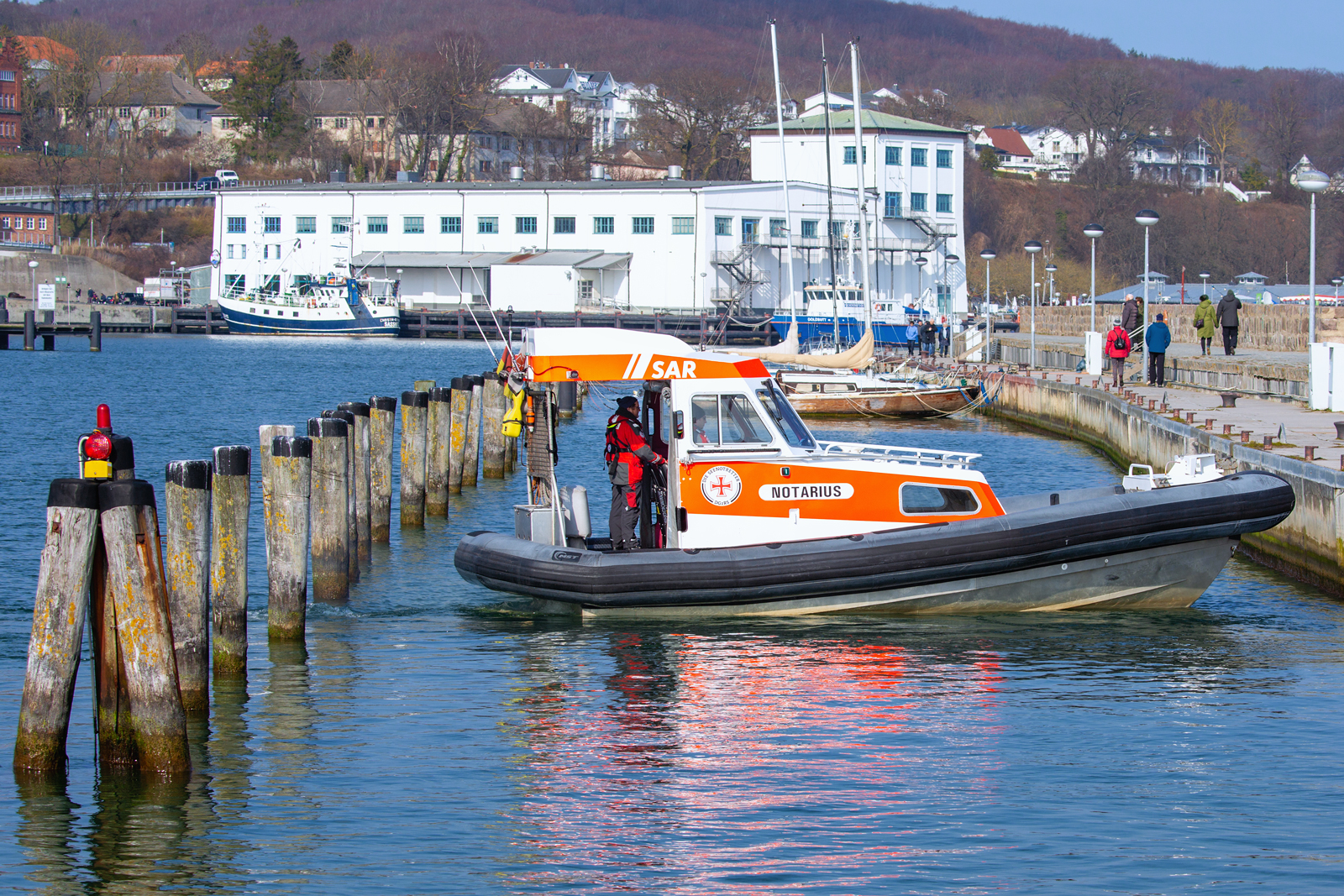 NOTARIUS auf Übungsfahrt „quer durch den Kanal“ im Sassnitzer Hafen. - 08.04.2023
