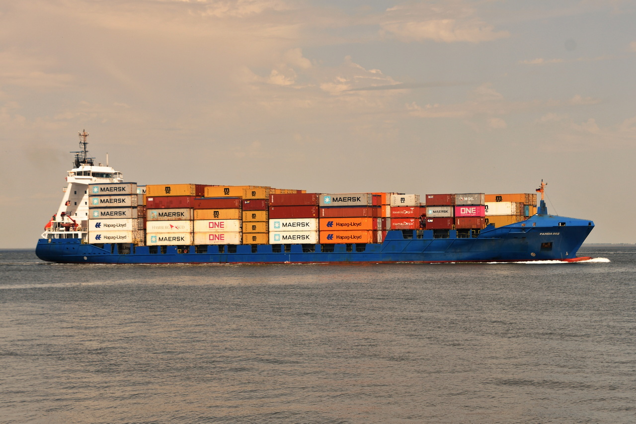 PANDA 002 , Feederschiff , IMO  9328053 , Baujahr 2007 , 141 x 22 m , 803 TEU , 29.05.2026 , Cuxhaven-Alte Liebe