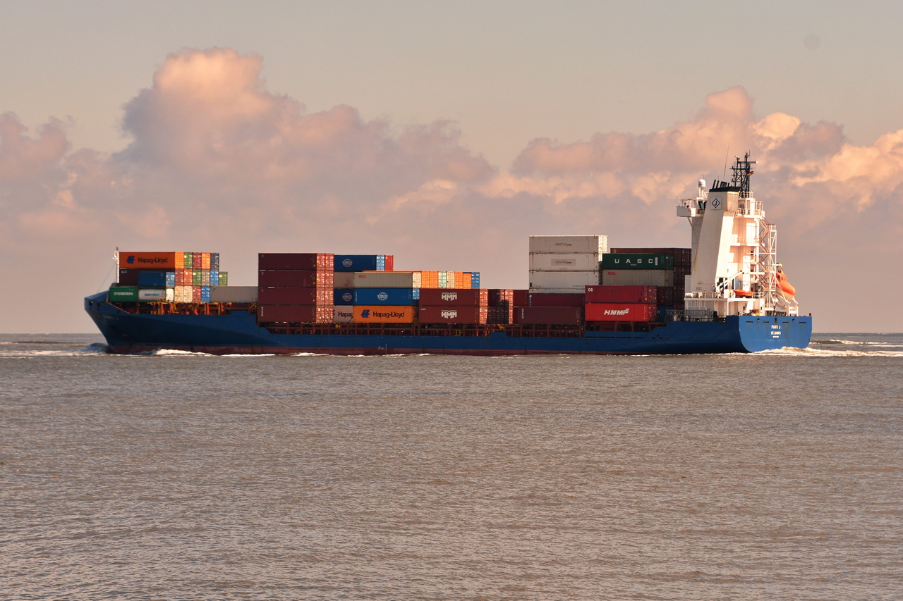 PAVO J , Feederschiff , IMO 9355458 , Baujahr 2007 , 139 x 22 m , 962 TEU , 01.06.2026 , Cuxhaven-Alte Liebe