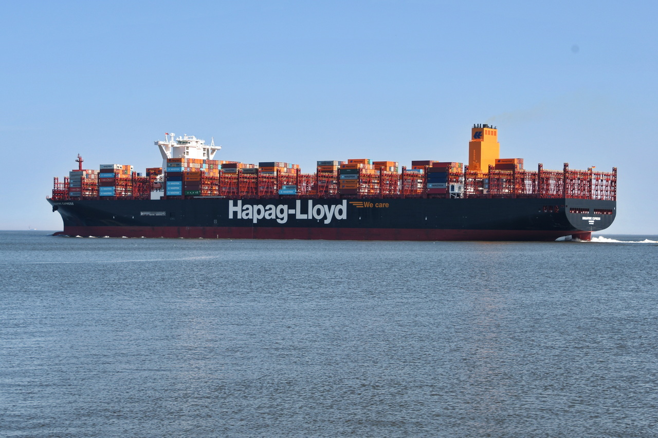 SINGAPURE EXPRESS , Containerschiff , IMO  9543093 , Baujahr 2024 , 400 x 61 m , 23660 TEU , Cuxhaven-Alte Liebe , 26.05.2026