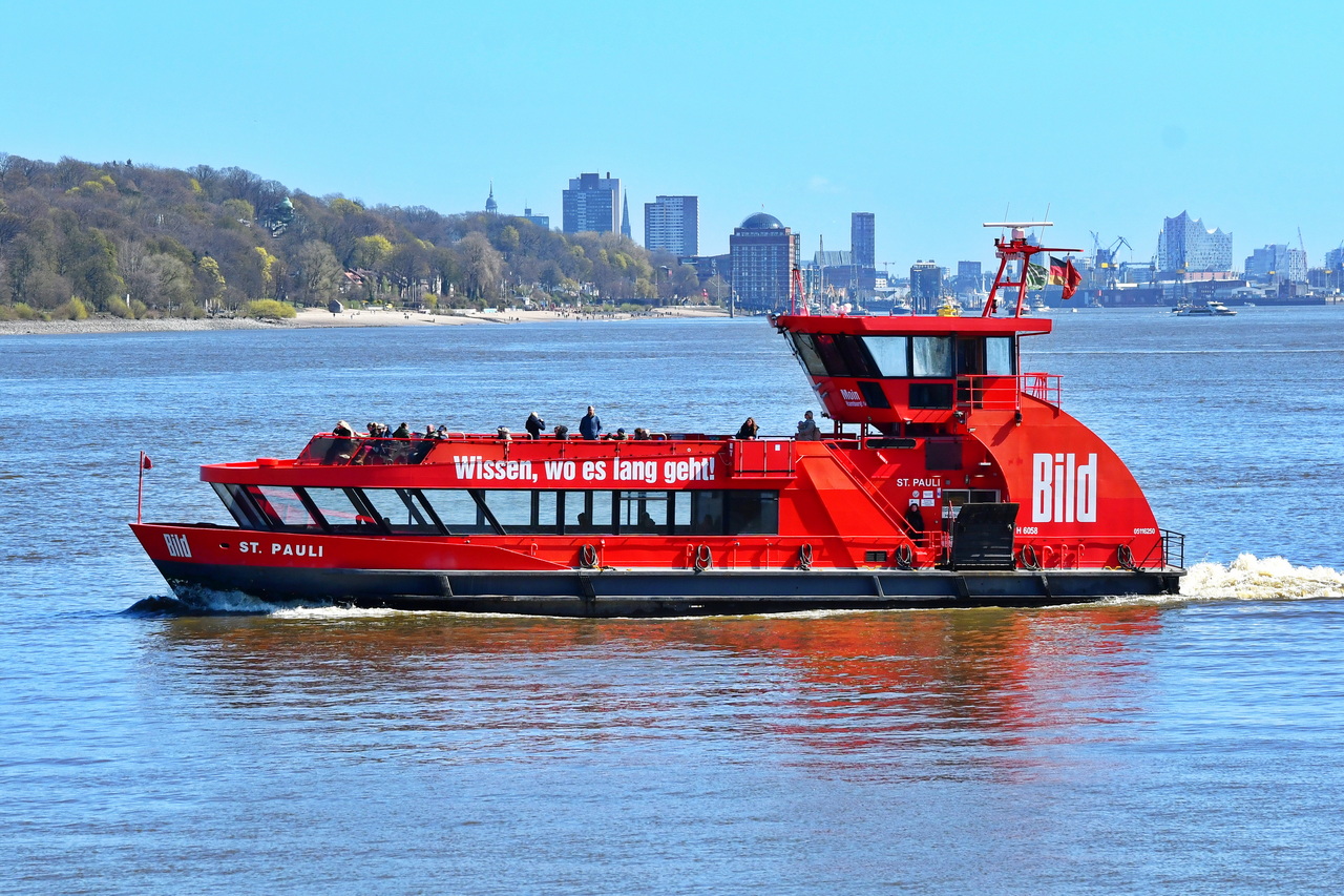 ST.PAULI , HADAG Fähre , Baujahr 1997 , 29,95 x 8,15 m , Hambur Rüschpark , 07.04.2026