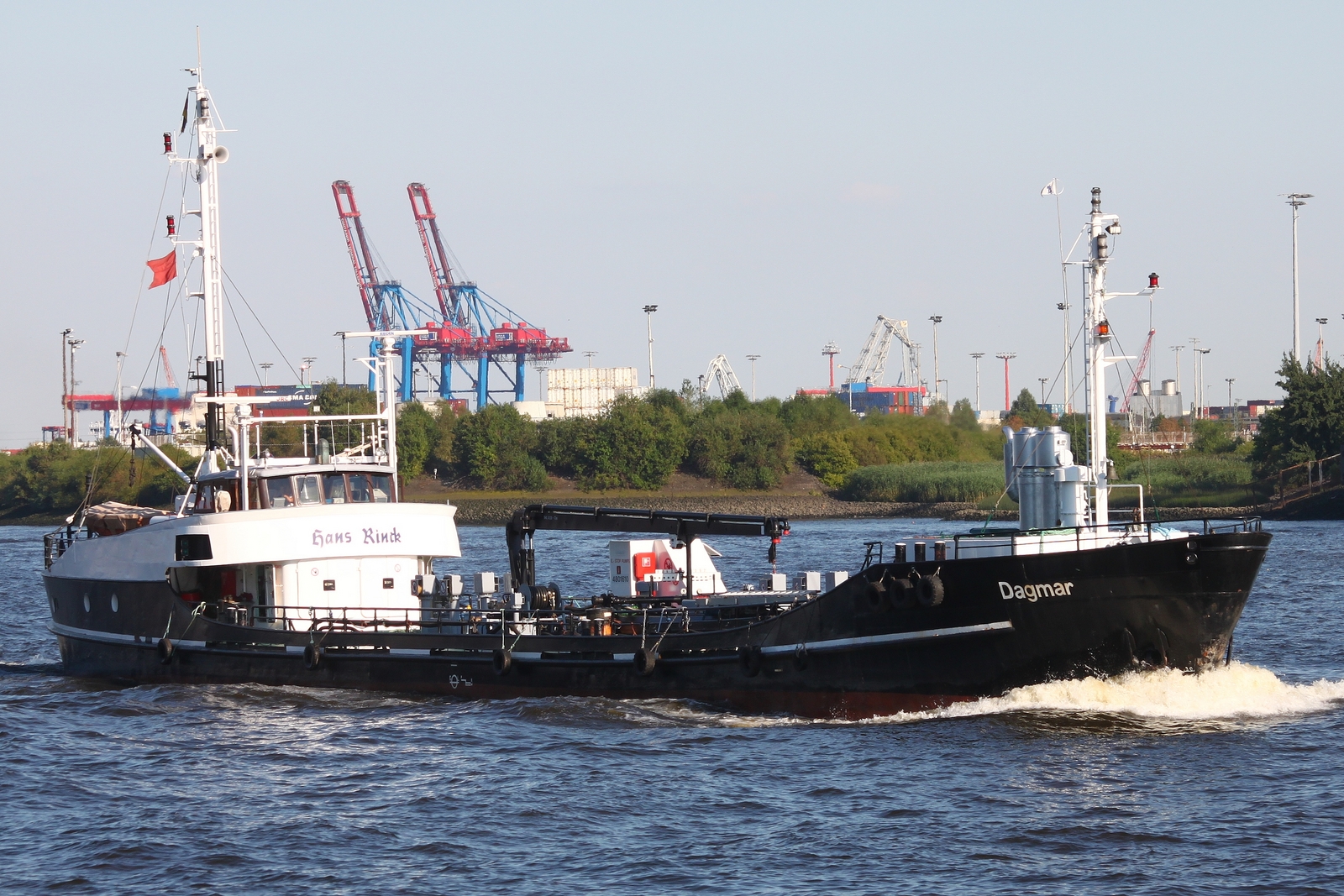 Tankschiff DAGMAR (IMO 8835748); Eigner/Betreiber: Hans Rinck Bunkerservice; Datum: 02.08.2013; Aufnahmeort: Elbe/Hafen Hamburg, Deutschland. 
