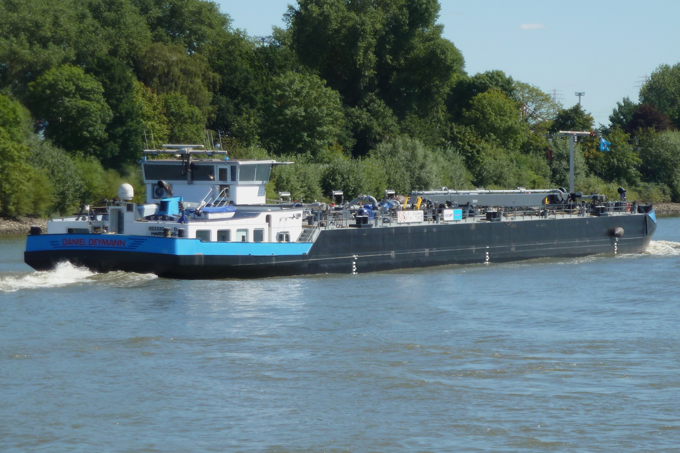 TMS DANIEL DEYMANN, ENI 02332046, Flagge DEU. Im Köhlfleet bei Finkenwerder am 18.08.2025.