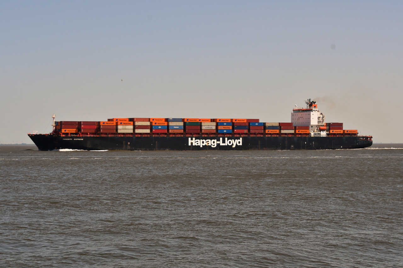 TORONTO EXPRESS , Containerschiff , IMO 9253727 , Baujahr 2003 , 294 x 32 m , 4402 TEU , 26.05.2026 , Cuxhaven-Alte Liebe