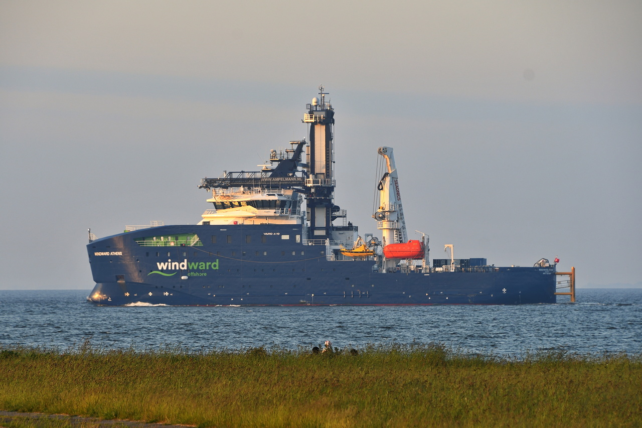 WINDWARD ATHENS , Work/Repair Vessel, IMO 1041697 , Baujahr 2025 , 91 x 25 m , 26.05.2026 ,Cuxhaven-Alte Liebe , 26.05.2026