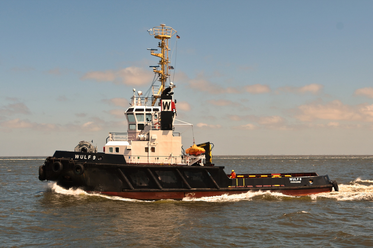 WUlf 9 , Schlepper , IMO 8714243 , Baujahr 1988 , 33 x 10 m , Cuxhaven - Alte Liebe , 27.05.2026