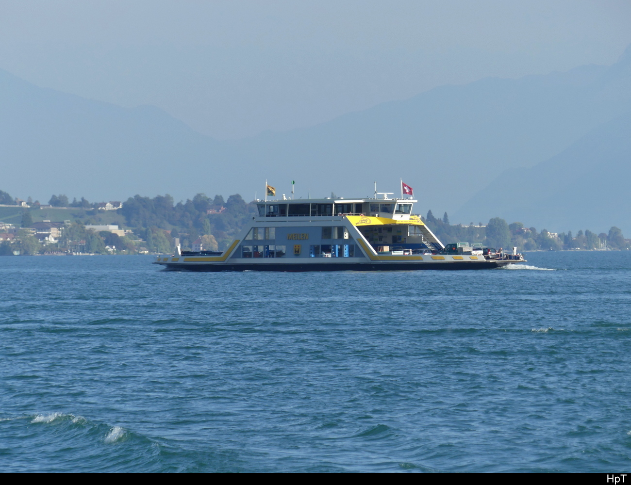 Zürichsee - Autofähre MEILEN unterwegs auf dem Zürichsee zwischen Meilen und Horgen am 27.09.2023