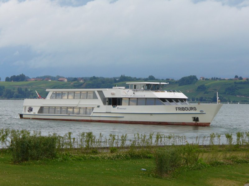  MS FRIEBOURG der Navig = Navigation Lacs de Neuchatel et Morat SA unterwegs im Murtensee am 06.07.2008