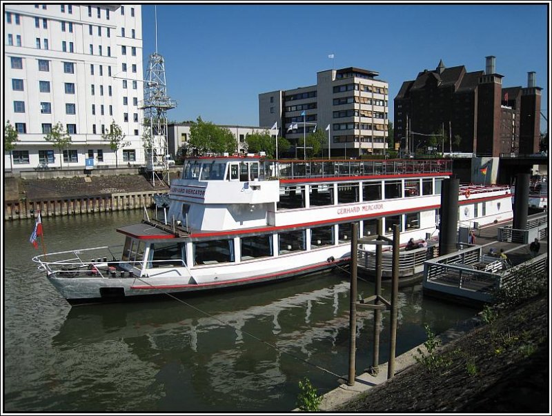 Am 05.05.2008 habe ich mit der  Gerhard Mercator  eine Rundfahrt durch den Duisburger Rheinhafen gemacht. Startpunkt war die Anlegestelle an der Schwanentorbrcke im Innenhafen.
