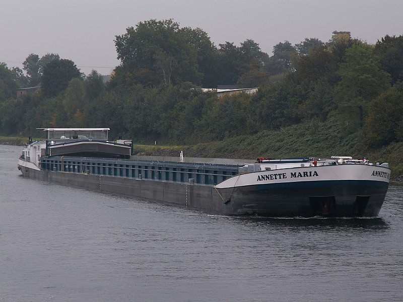  Annette Maria  auf dem Weg in Richtung Rhein. Das Foto stammt vom 27.09.2007