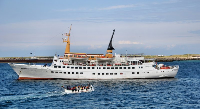  Atlantis  am 18.07.09 um 15.15 Uhr vor Helgoland.