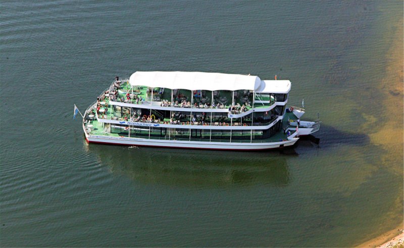 Ausflugsschiff auf dem Brombachsee (Franken, Anlegestelle Allmannsdorf - Sommer 2004 