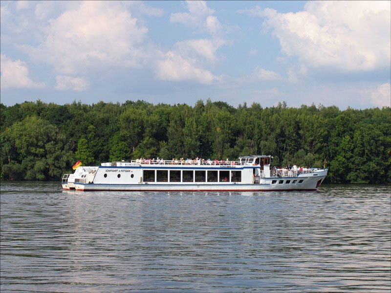 Ausflugsschiff KNIGSWALD auf der Havel in Potsdam; 25.07.2008
