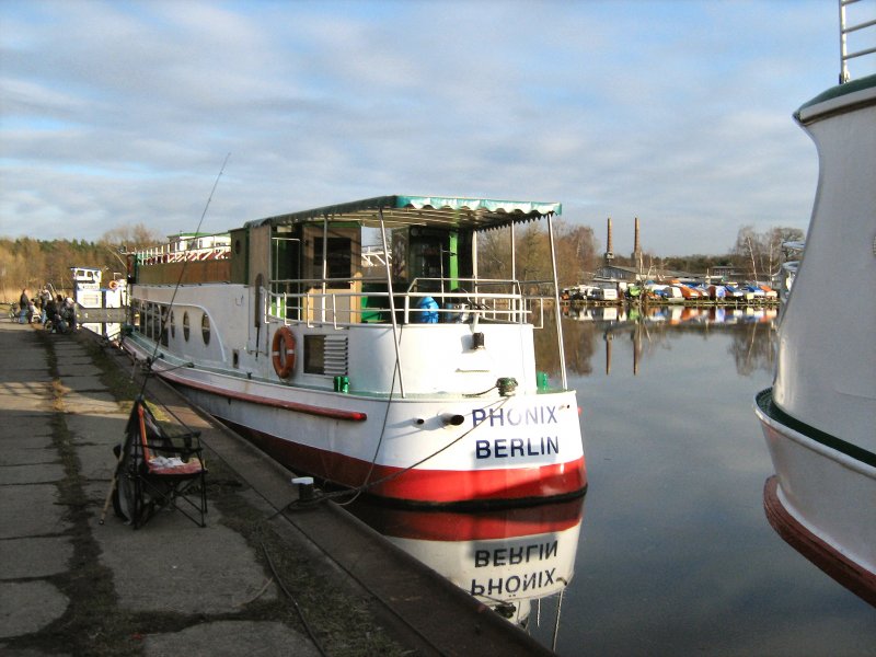 Ausflugsschiff MS Phnix im Stadthafen von Henningsdorf, ENR 4501850, Aufnahme vom 9. 2. 2008