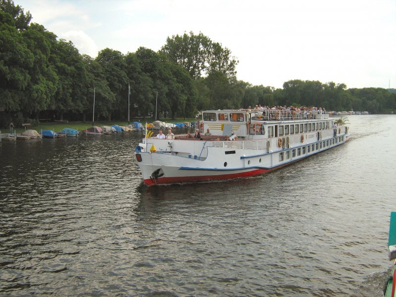 Ausflugsschiff unterwegs auf der Havel, Sommer 2007