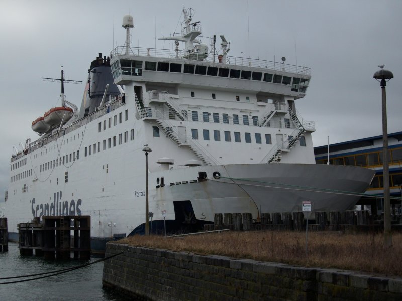 Auer Dienst gestellt und im Stadthafen von Sassnitz festgemacht das Fhrschiff  Rostock  am 10.Mrz 2009.