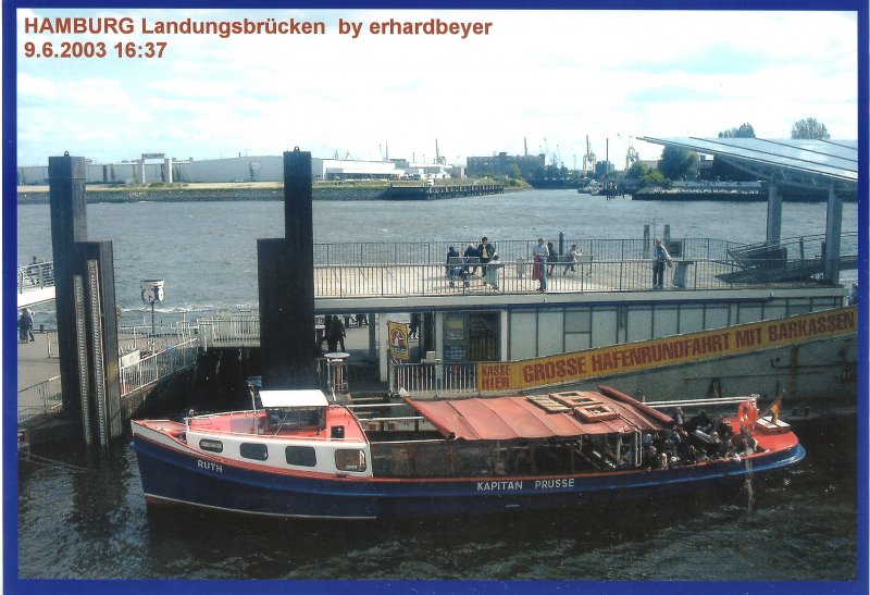 Barkasse RUTH an den Landungsbrcken in St. Pauli - Hafenrundfahrten. Aufnahme vom 9. 6. 2003