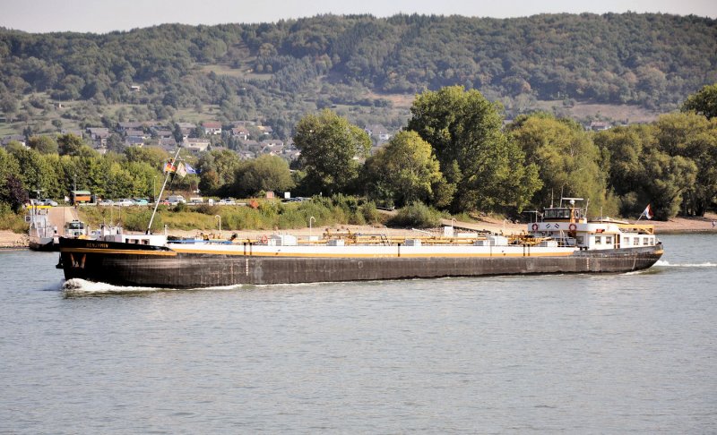 Binnen-Tankschiff  Benjamin  (Niederlande) auf dem Rhein querab Bad Breisig Richtung  Heimat  - 26.09.2009