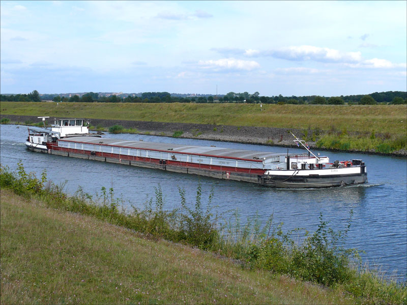 Binnenfrachtschiff WIMA (04021090) L 67, B 8,20, T 901; Rathenow (Eigner: H. Kierschnicki) - ex MS HANSEAT - auf dem Elbe-Seitenkanal zwischen Artlenburg und Scharnebeck; 21.09.2009
