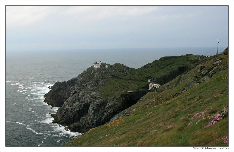 Blick auf die Signalstation am Mizen Head, Irland County Cork.