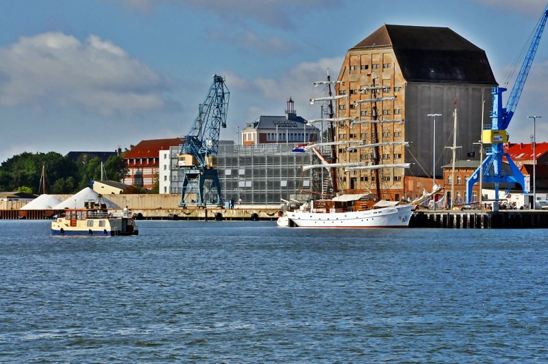 Blick in den Stralsunder Hafen von der Mole am 31.07.09