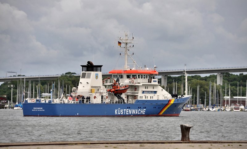 BP26  Eschwege  macht sich wieder auf den Weg nach den Stralsunder Hafentagen und wartet auf den Brckenzug der Ziegelgrabenbrcke am 07.06.09