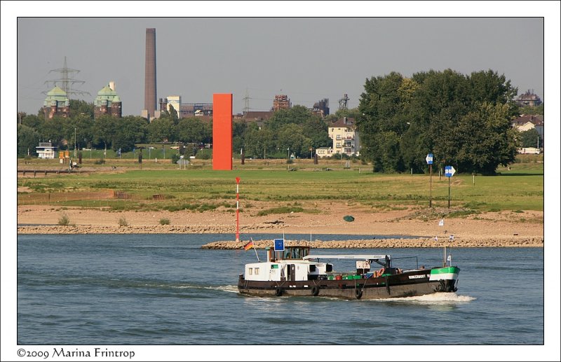 Bunkerboot IV 4006840 aus Duisburg unterwegs auf dem Rhein 