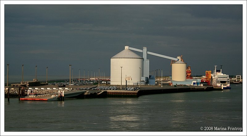 Calais/Frankreich - Faszination Hafen.