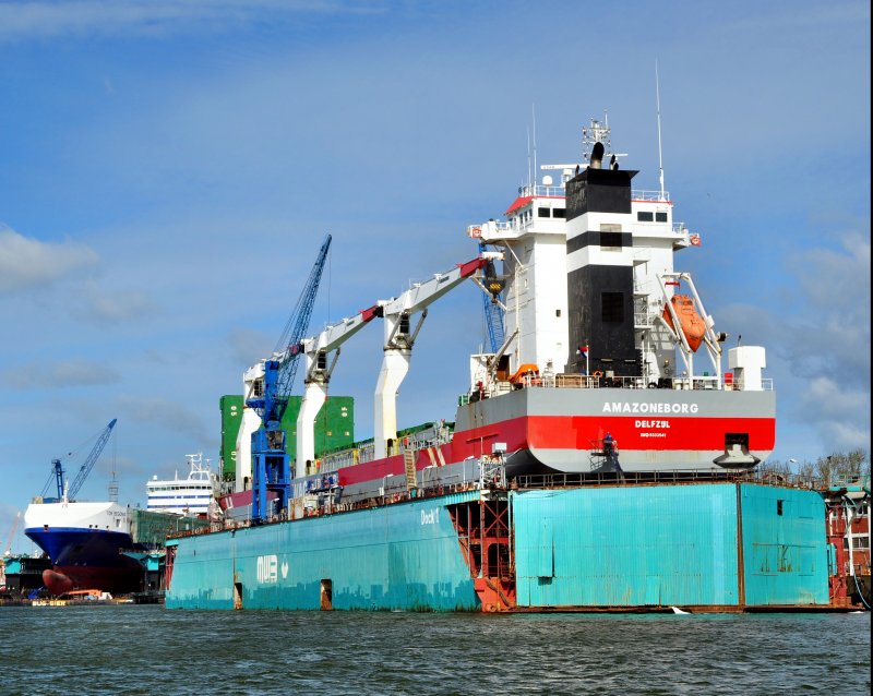 Cargo Schiff  Amazoneborg  NL am 13.09.09 im Dock1 in Bremerhaven. Lg.141m - Br.22m - IMO 9333541