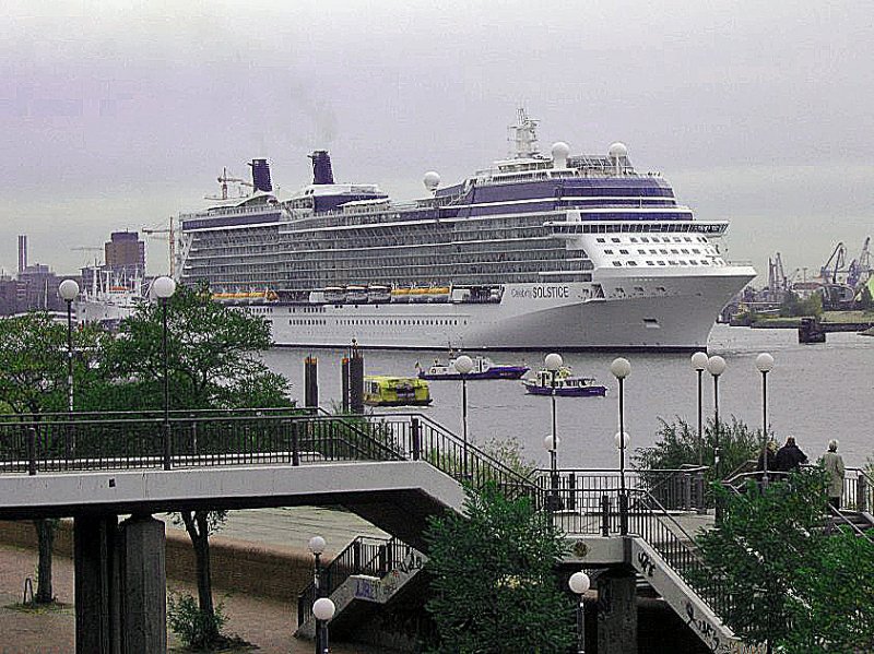  Celebrity Solstice  verlsst am 22.10.2008 um 10 Uhr den Hamburger Hafen.