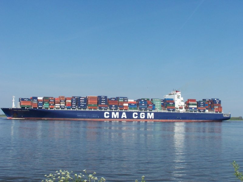 CMA CGM PARSIFAL am 06.05.2008 hhe Lhe, Elbe abwrts fahrend. Sie 334,07 m lang, 42,80 m breit