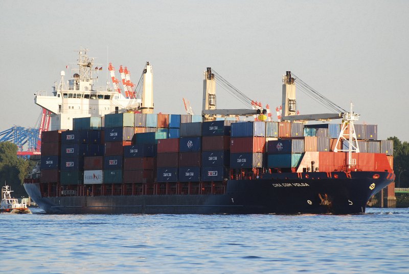 CMA CGM Volga IMO-Nummer:9322009 Flagge:Zypern Lnge:176.0m Breite:24.0m auslaufend aus Hamburg am 31.08.09