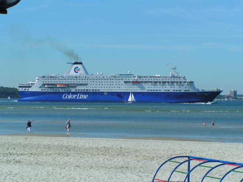 ColorLine vor Laboe 040910