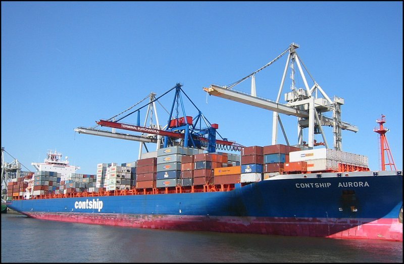 Containerschiff  Contship Aurora  am Burchardkai, aufgenommen im Juli 2005 whrend einer Hafenrundfahrt.