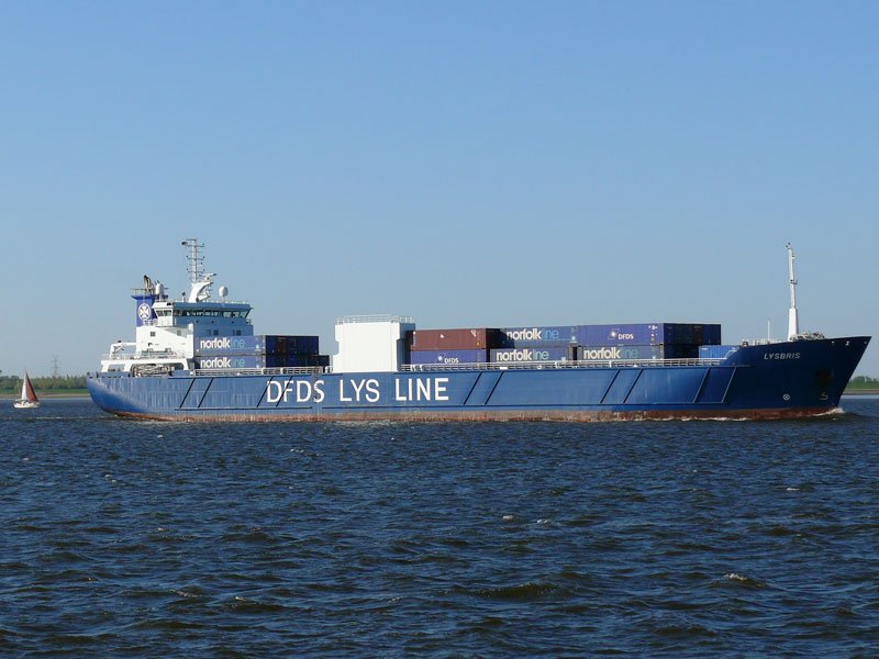 Containerschiff DFDS LYS LINE LYSBRIS, Oslo, Norwegen bei Lhe die Elbe aufwrts Richtung Hamburg; 18.04.2009
