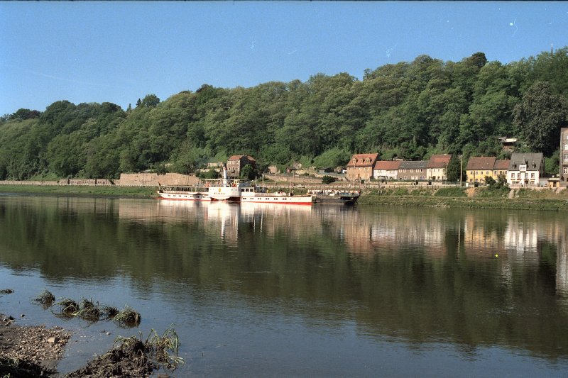 Dampfer PIRNA bei Meien, um 1989