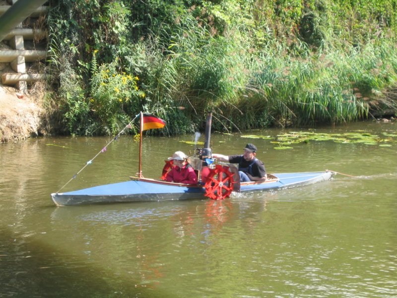 Dampffaltboot  Calypso  auf dem Karl-Heine-Kanal in Leipzig