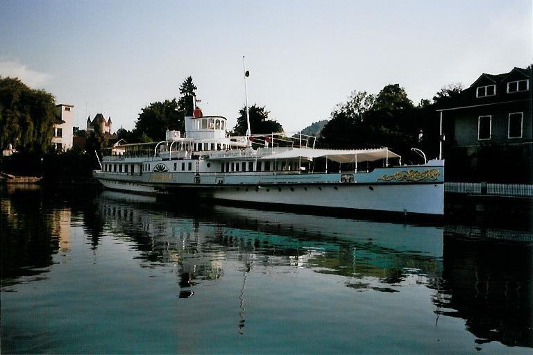 Das Dampfschiff  Blmlisalp  im Jahr 1992 auf dem Thunersee