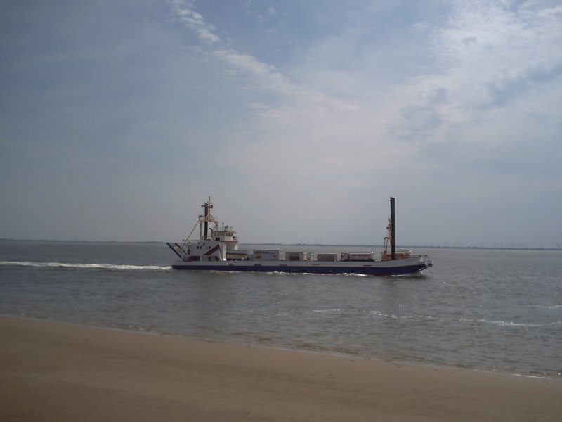 Das Frachtschiff der Frisia (Frisia VII) auslaufend Norderney