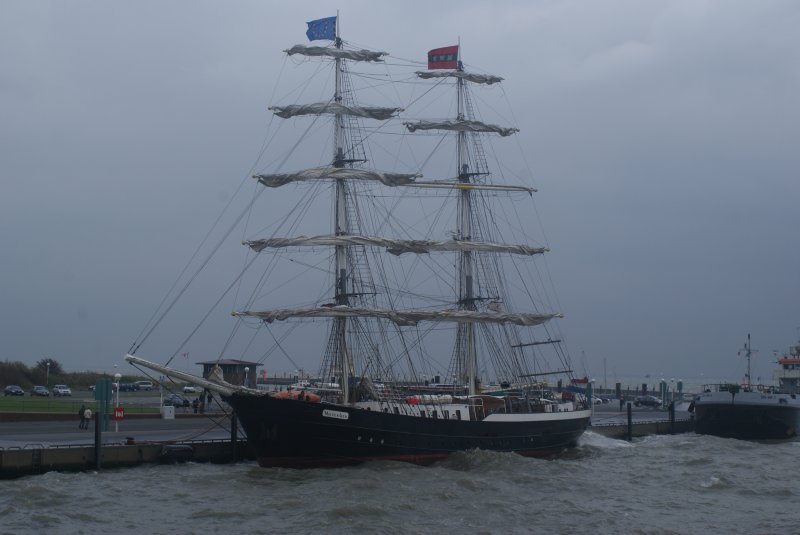 Das Hollndische Segelschiff  Mercedes  bei schlechtem Wetter am Wangerooge-Kai.03.Oktober 2009
IMO-Nummer: 5156658
Flagge: Holland // Baujahr: 1958
