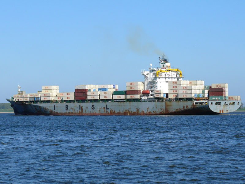 Das IRISL Containerschiff DANDELION, Valletta, Malta (IMO 9209336) verlsst Hamburg mit Kurs auf Antwerpen; Elbe abwrts bei LHE, 18.04.2009
